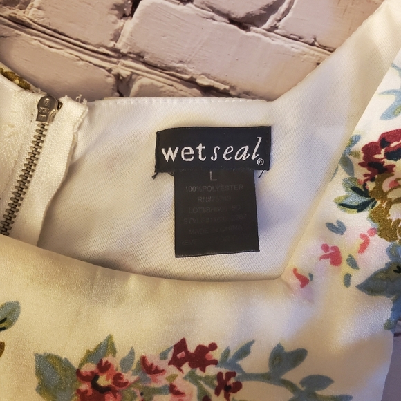 Wet Seal Floral Dress - Picture 4 of 4
